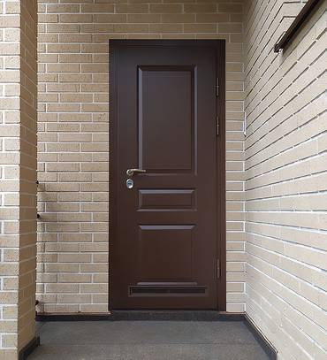 Дверь в котельную дома